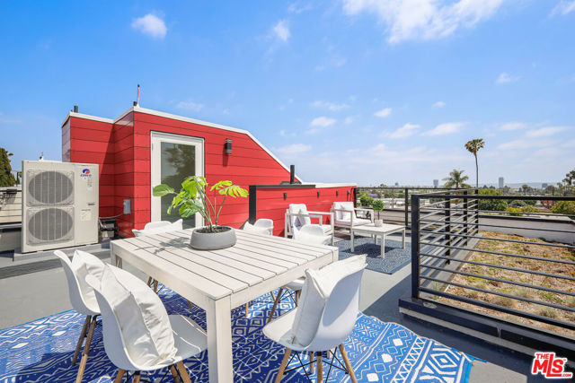 1200 N Orange, West Hollywood CA: https://media.crmls.org/mediaz/028c02e9-f89f-46ac-a271-82474cf39a65.jpg