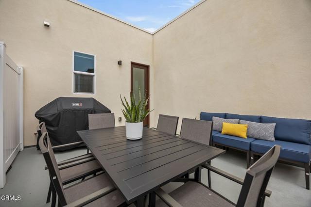 Detail Gallery Image 15 of 25 For 1290 E Thomspon Bld #102,  Ventura,  CA 93001 - 3 Beds | 3/1 Baths