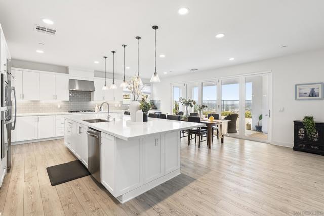 1409 Apex Place, Escondido CA: https://media.crmls.org/mediaz/028cbdc9-7c4e-437d-a411-f44c98f7ad3d.jpg