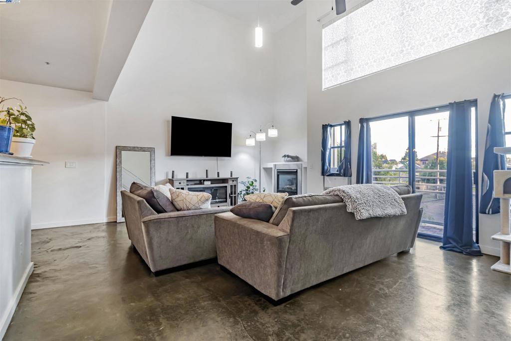 850 West Grand Ave. #6