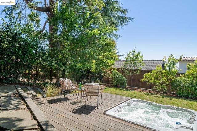 716 Cragmont Ave, Berkeley CA: https://media.crmls.org/mediaz/028dea4c-7560-4c73-b06a-566d8ab22d77.jpg