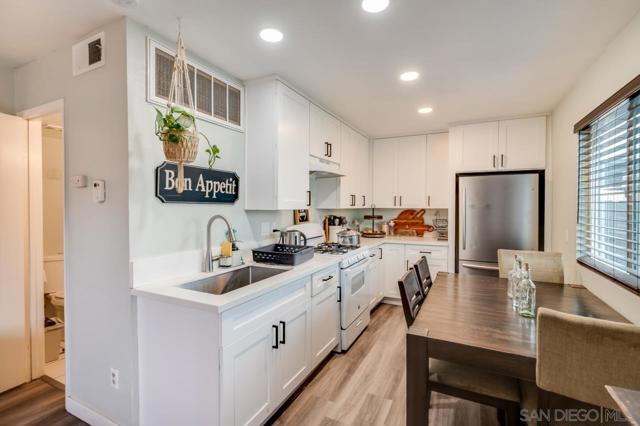 8713 15 Central Way, Spring Valley CA: https://media.crmls.org/mediaz/028e4fab-bef2-4c39-9ef3-8563154715ee.jpg