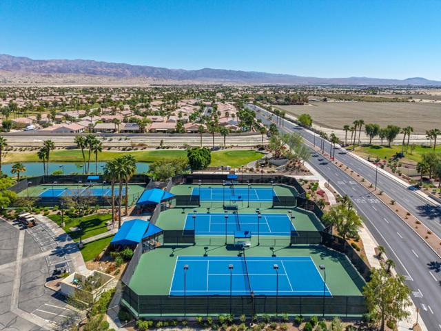 80086 Camino Santa Elise, Indio CA: https://media.crmls.org/mediaz/028ff982-6d6e-49ae-9bca-f9379e126aa8.jpg