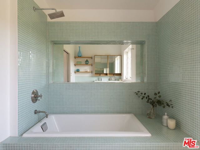 2500 Carman Crest Drive, Los Angeles CA: https://media.crmls.org/mediaz/02901f71-ceae-433c-a864-c5e756b04a53.jpg
