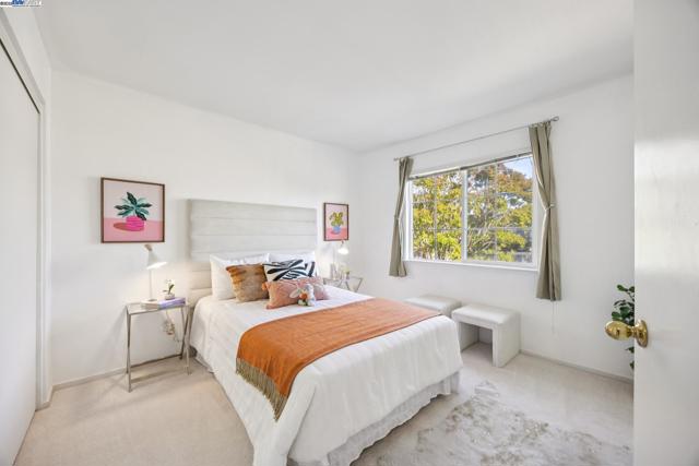 15 Mcdonnel Rd, Alameda CA: https://media.crmls.org/mediaz/02905354-3673-42c0-a281-fc7187683267.jpg