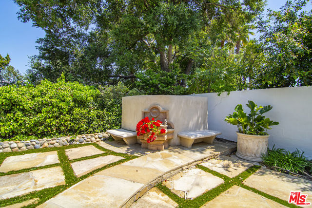 5020 Dantes View Drive, Agoura Hills CA: https://media.crmls.org/mediaz/02918e60-ecc9-4ecb-959c-da3fdcb51a91.jpg