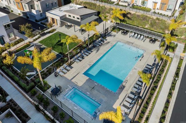 Detail Gallery Image 23 of 31 For 953 Radcliffe Trl, Vista,  CA 92081 - 2 Beds | 2 Baths