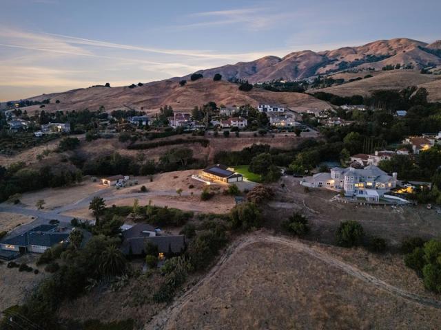640 Evans Road, Milpitas CA: https://media.crmls.org/mediaz/02925b10-8d7e-4736-9495-bd8057bc986d.jpg
