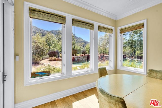 29734 Mulholland Highway, Agoura Hills CA: https://media.crmls.org/mediaz/029332dc-b875-40ff-83c9-f97490a96a5c.jpg