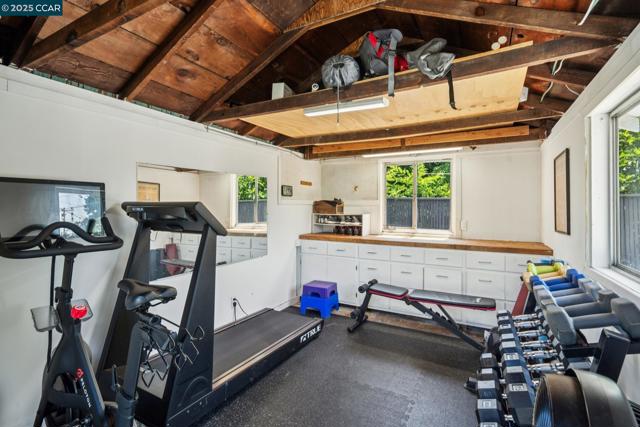 528 Shelly Dr, Pleasant Hill CA: https://media.crmls.org/mediaz/0293c4ad-6680-4f00-a28d-7045db40315d.jpg