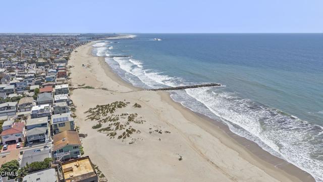 2036 Pierpont Boulevard, Ventura CA: https://media.crmls.org/mediaz/029429fd-93d6-4c20-82e0-650f4f0066b5.jpg