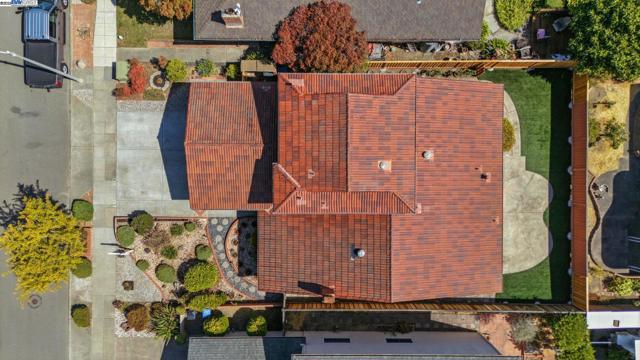 420 Camden Rd, Alameda CA: https://media.crmls.org/mediaz/0294bb1d-575a-4b2a-b7d8-8c8f05d35de3.jpg