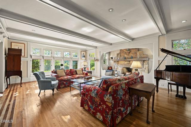 412 Oaklawn Avenue, South Pasadena CA: https://media.crmls.org/mediaz/0294d860-2b74-416d-864b-30ef682369c6.jpg