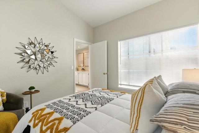 583 Shoal Circle,  CA: https://media.crmls.org/mediaz/0295de00-0fc4-4499-86bd-ffa2ce833d07.jpg