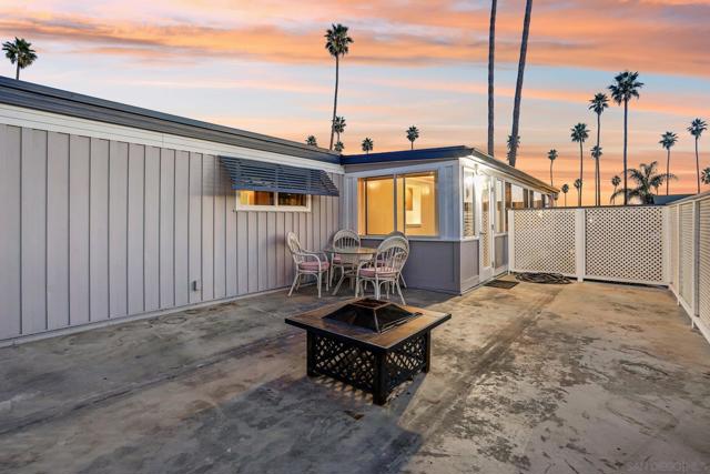 1215 Anchors Way Drive, Ventura CA: https://media.crmls.org/mediaz/0296e05f-56eb-44fe-bbd8-37f61144ed5b.jpg
