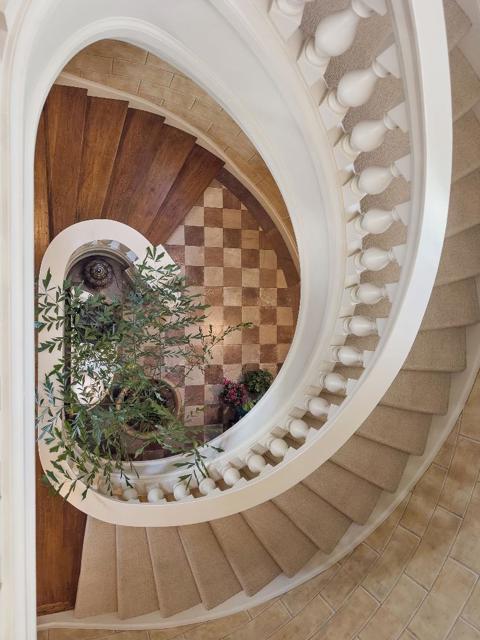 245 W Santa Inez Avenue, Hillsborough CA: https://media.crmls.org/mediaz/02978e4a-1967-426b-b902-024e7ae4c35b.jpg