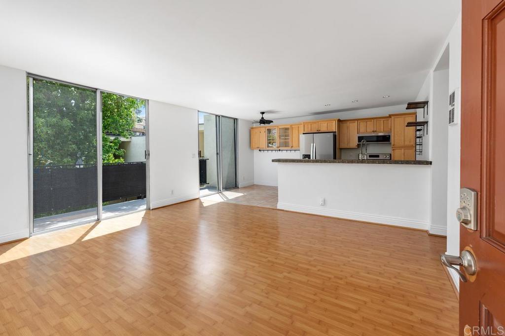2850 Reynard Way - photo 8