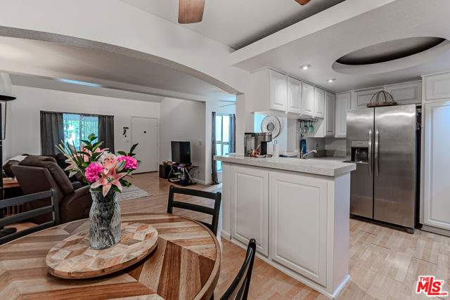 3719 Country Club Drive, Long Beach CA: https://media.crmls.org/mediaz/029834e0-154e-40ef-bb1b-d6128b4492cb.jpg