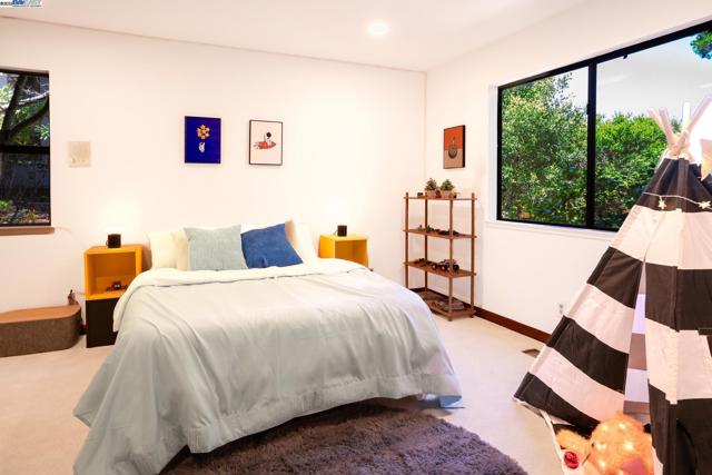 351 El Toyonal, Orinda CA: https://media.crmls.org/mediaz/029867c8-144f-4c58-a840-2fb05089b778.jpg