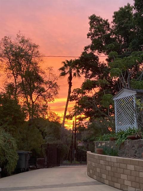 4744 Resmar Rd, La Mesa CA: https://media.crmls.org/mediaz/0298690b-0b3a-42b4-baf3-8bb559a6eed7.jpg