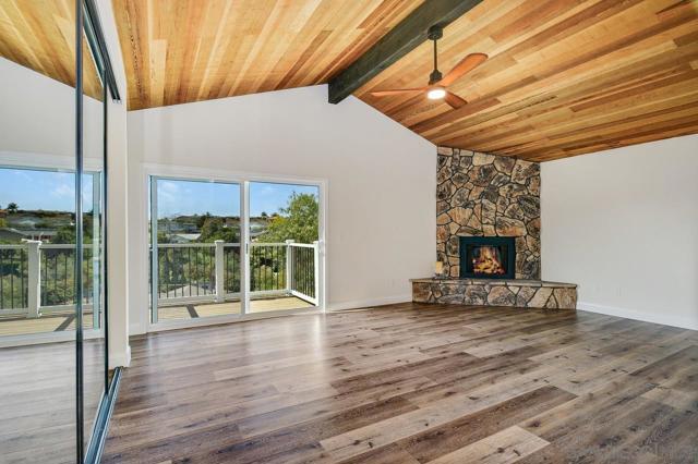 1935 Nautilus St, La Jolla CA: https://media.crmls.org/mediaz/02989e1b-2f37-4e6f-acaa-03e94bc372e9.jpg