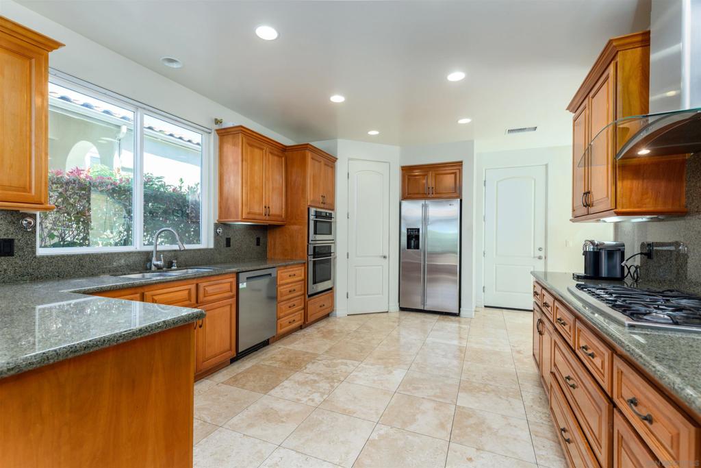 18520 Lancashire Way - photo 11