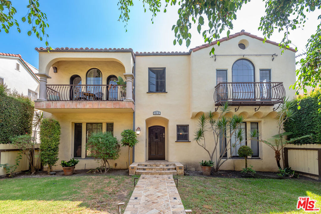 Multifamily at 942 S Mansfield Avenue