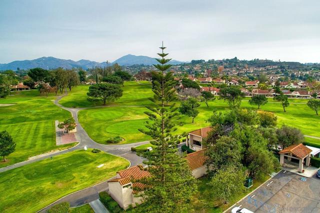 13356 Corte De Comares, San Diego CA: https://media.crmls.org/mediaz/0299f2d5-a7a9-4498-8fda-3610d68c416e.jpg