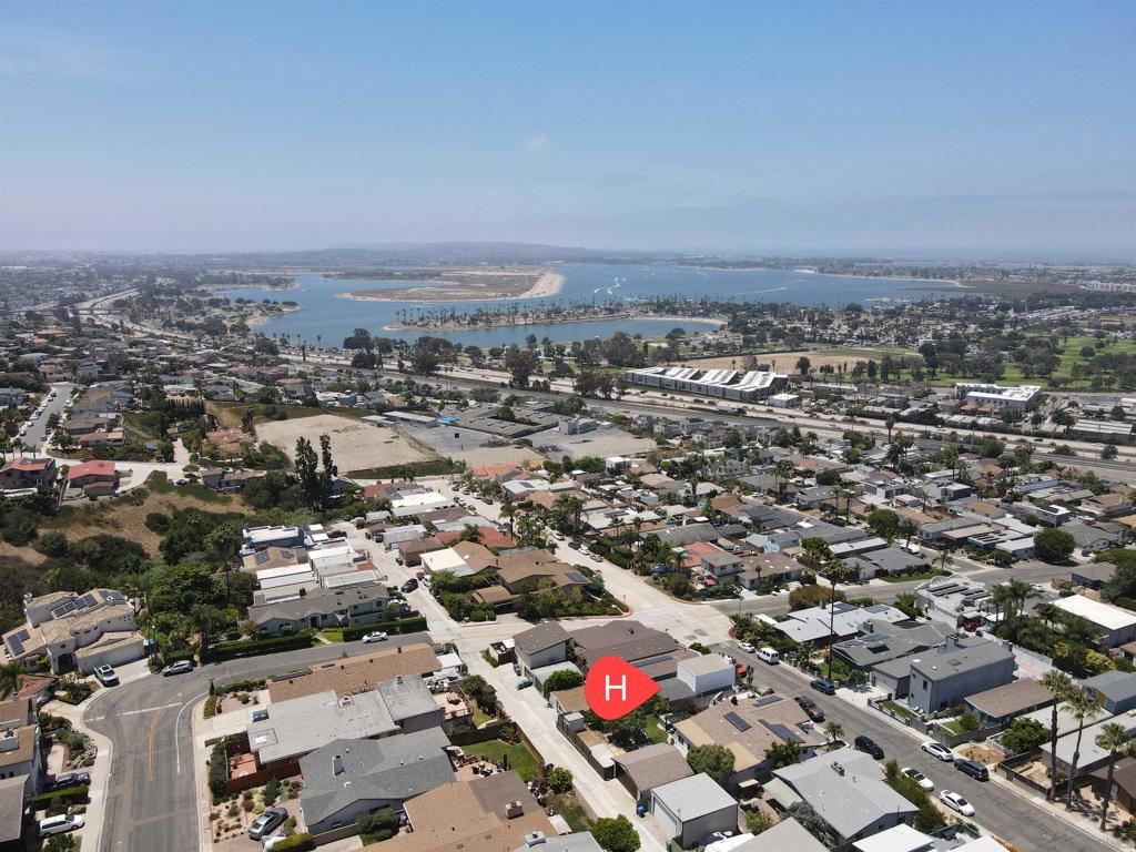 MLS #250033080SD img 3