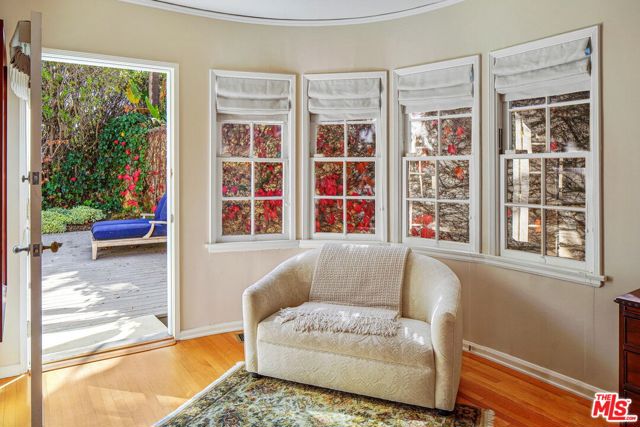 10614 Le Conte Avenue, Los Angeles CA: https://media.crmls.org/mediaz/029b2385-afd9-4012-9149-7a3332357aea.jpg