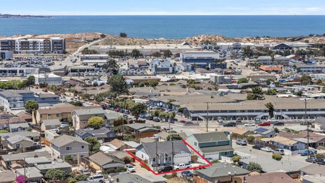 1787 Laguna Street, Seaside CA: https://media.crmls.org/mediaz/029bccd9-6a44-4193-b7e7-5ce58f5c232e.jpg