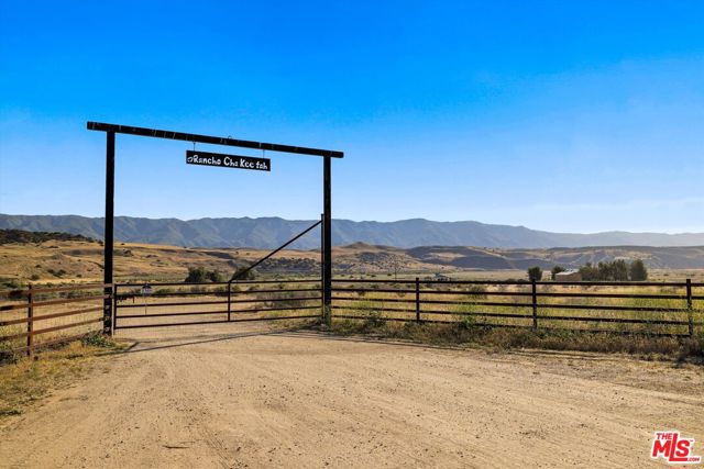 13750 Cuyama Highway, Cuyama CA: https://media.crmls.org/mediaz/029beab1-d61a-4daa-82dc-d91f1e0e0e2a.jpg