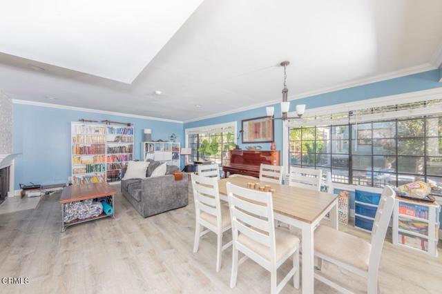 Detail Gallery Image 3 of 17 For 5021 Tilden Ave #1,  Sherman Oaks,  CA 91423 - 2 Beds | 2/1 Baths