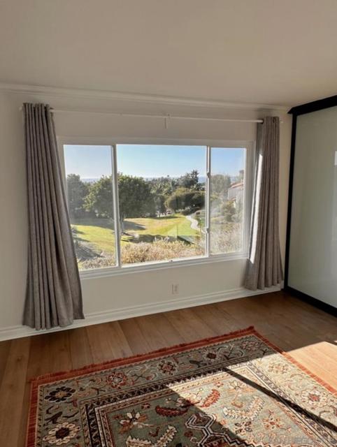 911 Caminito Madrigal, Carlsbad CA: https://media.crmls.org/mediaz/029da63f-11c8-4af5-9641-2fa98b98e0d6.jpg