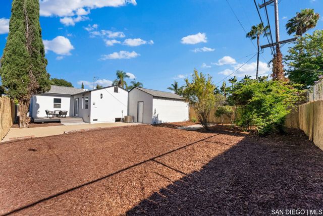 4642 Aragon DR, San Diego CA: https://media.crmls.org/mediaz/029e02fa-ca67-4672-a8bd-11d85d707e4b.jpg