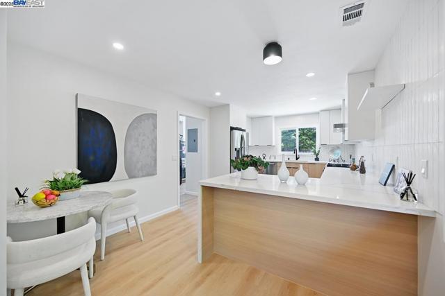 Image 19 of 60 For 48 Garden Rd