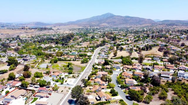 5361 Central Ave, Bonita CA: https://media.crmls.org/mediaz/029e0d33-0bf8-4c58-b58c-802b635a4bf7.jpg