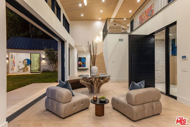 1749 Mandeville Lane, Los Angeles CA: https://media.crmls.org/mediaz/029e43e6-aef8-4dc7-8bb5-d7d3fefd3165.jpg