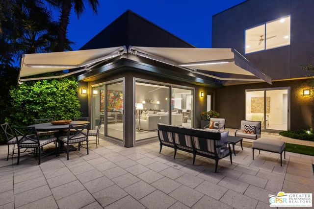 1062 Hunter Drive, Palm Springs CA: https://media.crmls.org/mediaz/029e9d0c-507c-438c-b810-0575ac04e0fd.jpg