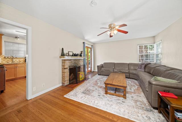 250 Fernando Avenue, Palo Alto CA: https://media.crmls.org/mediaz/029f6583-e62b-44b3-b840-e02027336882.jpg