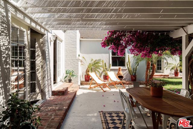 4148 Brunswick Avenue, Los Angeles CA: https://media.crmls.org/mediaz/02a02eaa-d9ca-4c9e-8e94-4c9ea0f25de0.jpg