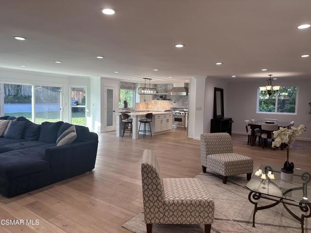 31923 Watergate Court, Westlake Village CA: https://media.crmls.org/mediaz/02a0bfa2-f684-4159-9da9-a83ad55c9456.jpg