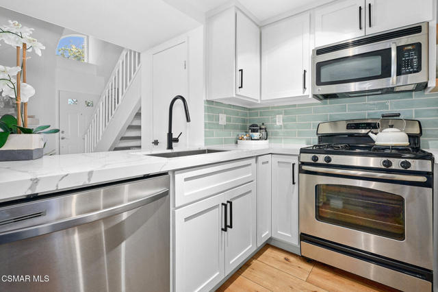 24145 Del Monte Drive, Valencia CA: https://media.crmls.org/mediaz/02a0d12c-7b78-46ca-a53d-ebf108e25fd2.jpg