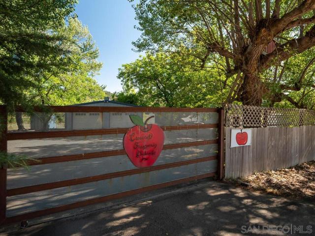 1209 Farmer Road, Julian CA: https://media.crmls.org/mediaz/02a0df09-86a1-4a88-b886-8b14773f47dc.jpg