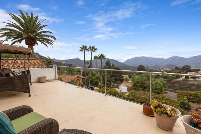 3439 Via Loma Vista, Escondido CA: https://media.crmls.org/mediaz/02a16b42-1a28-4e67-835b-4162f3819de2.jpg