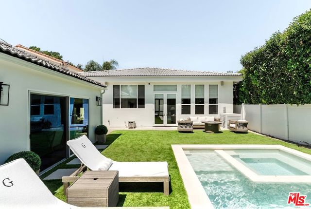 4508 Vesper Avenue, Sherman Oaks CA: https://media.crmls.org/mediaz/02a19abd-301d-4b76-9d18-70e5d7d91517.jpg