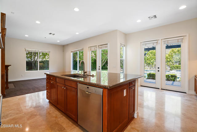 6077 Mandeville Place, Oak Park CA: https://media.crmls.org/mediaz/02a1d3e2-31af-4b60-90ad-79b4ab5d6c9e.jpg