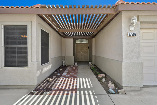37596 Colebridge Street, Palm Desert CA: https://media.crmls.org/mediaz/02a20865-7162-48d9-9cba-b7a21611e3f0.jpg