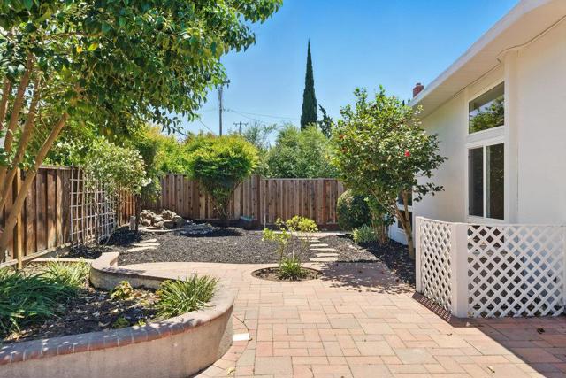 1064 Wunderlich Drive, San Jose CA: https://media.crmls.org/mediaz/02a21050-4689-4719-89b4-14da96c0e0e8.jpg
