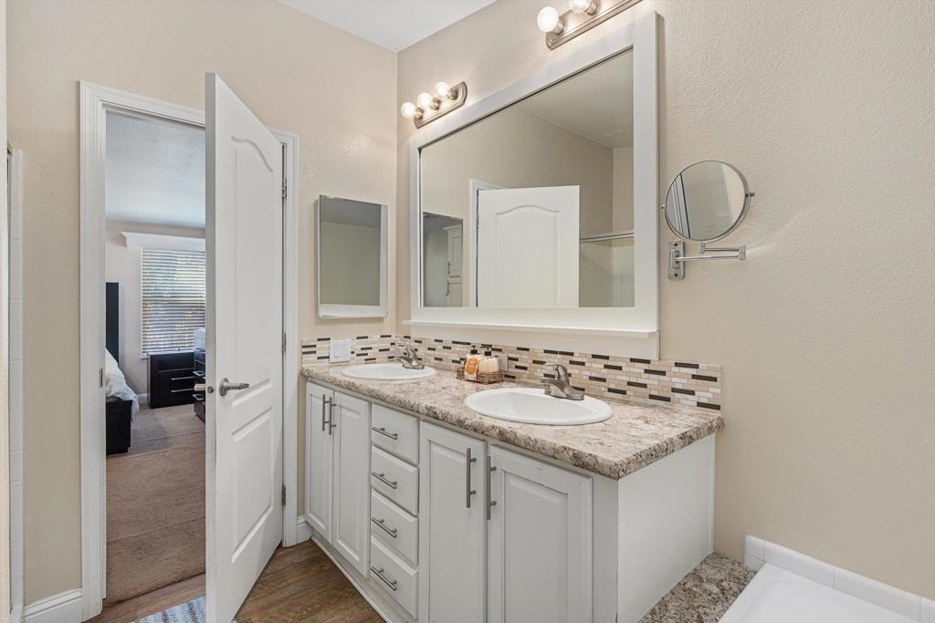 2700 Valley Parkway - photo 16